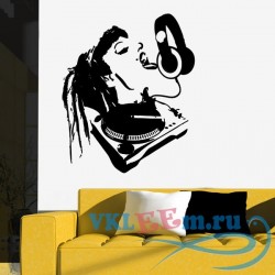 Декоративная наклейка Женский DJ с пультом